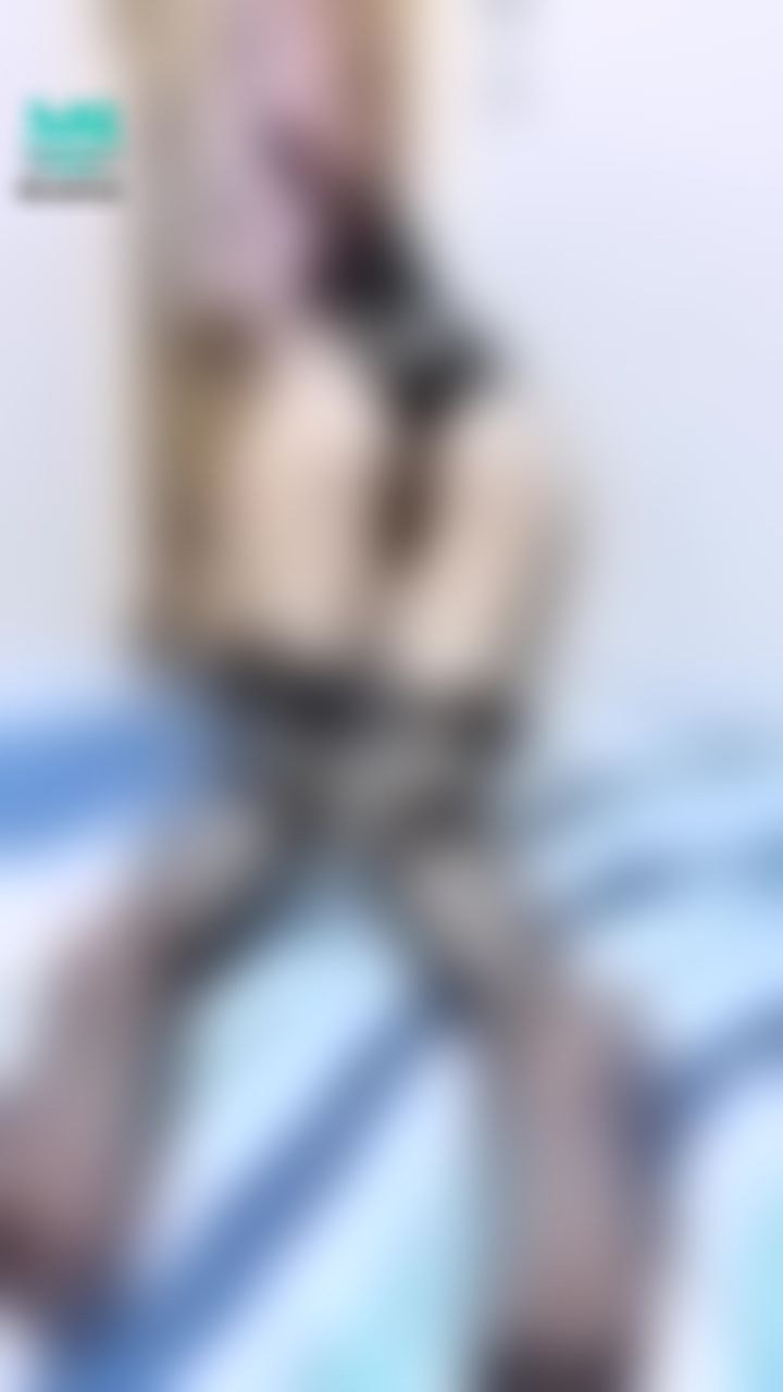 s******a : 性感兔女郎👯美屁都翹這麼高了還不用來打下去😍