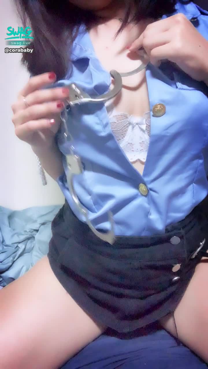 corababy : 🚓俏麗小女警🚓站著⛔️肉棒不乖的都跟我走‼️這個可以把奶奶也鎖起來嗎😈😈別問為什麼會有這個⋯你知道的🤪🤪