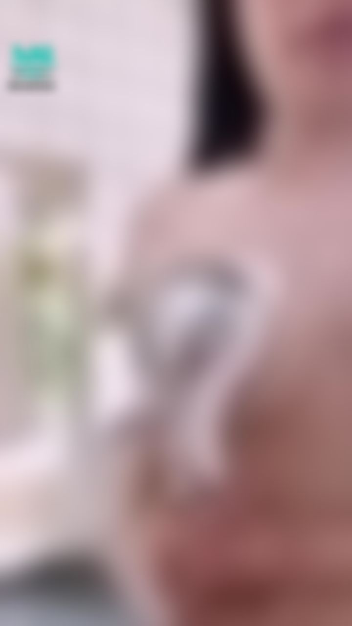  : 🛀洗澡偷拍實錄🛀敏感的奶頭 只是沖個水整顆都激凸了起來💦 天啊..好想要❤️❤️ 徵求一位寶貝來幫我洗香香🙋🏻‍♂️