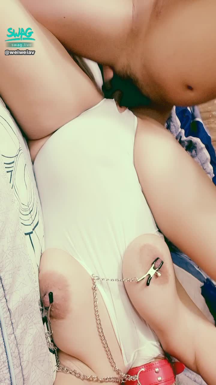 w******v : 腳被抬起來幹的更深入，玩弄乳夾扯我奶頭🔞