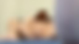 l******a : 不小心看到隔壁性感OL姊姊在自慰了,大概是怕被人聽見所以不敢發出聲音吧❗️沒想到姊姊性慾這麼強,連續兩天都慰慰呢,居然還拿出跳蛋來用🔞看姊姊高潮抽蓄的樣子我也好想幹她喔😈