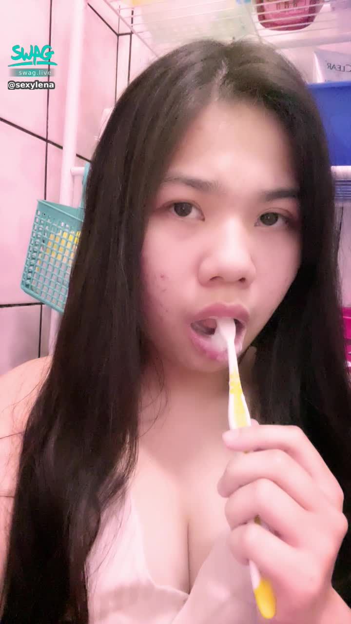 : ❤️情人專屬❤️寶貝的肉棒好長好硬🍌🍌好想含著寶貝的大肉棒睡覺😘寶貝..可以口爆我嗎 射滿滿在我嘴裡💦💦