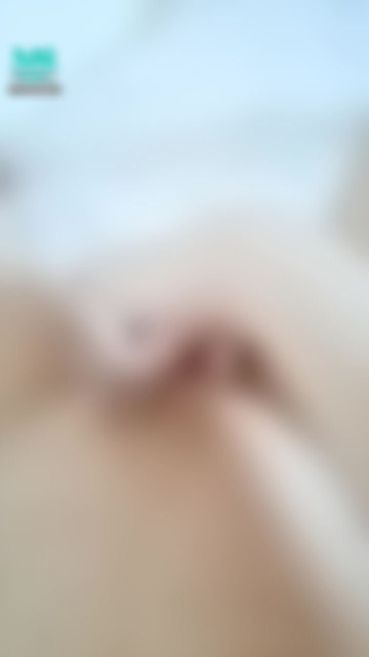  : 👩‍🎓低鑽超福利⚠️咪紗從小穴💥挖出好多淫水💦
⁉️怎麼玩的⁉️解鎖其他影片就知道啦😈