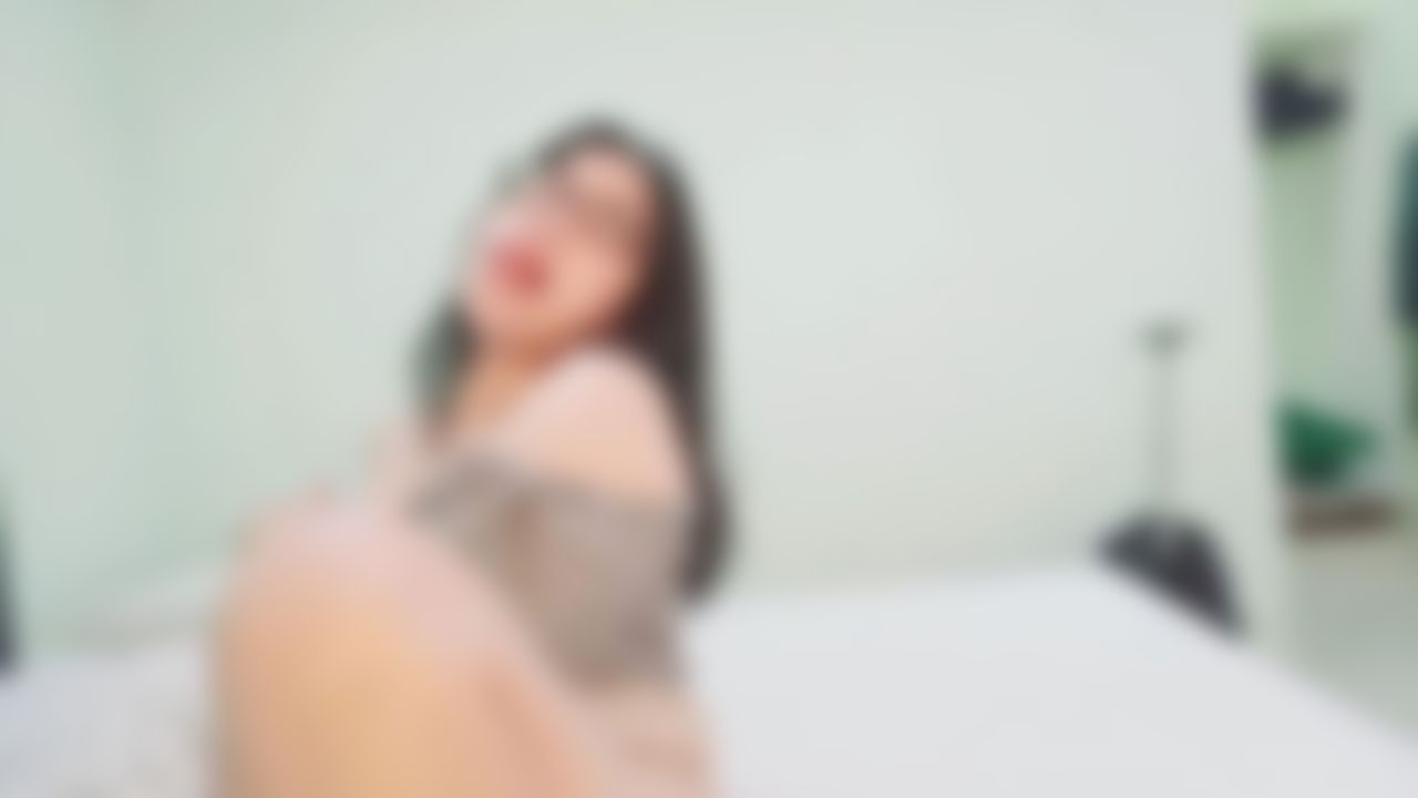 mickymochi : pussy flashes for you