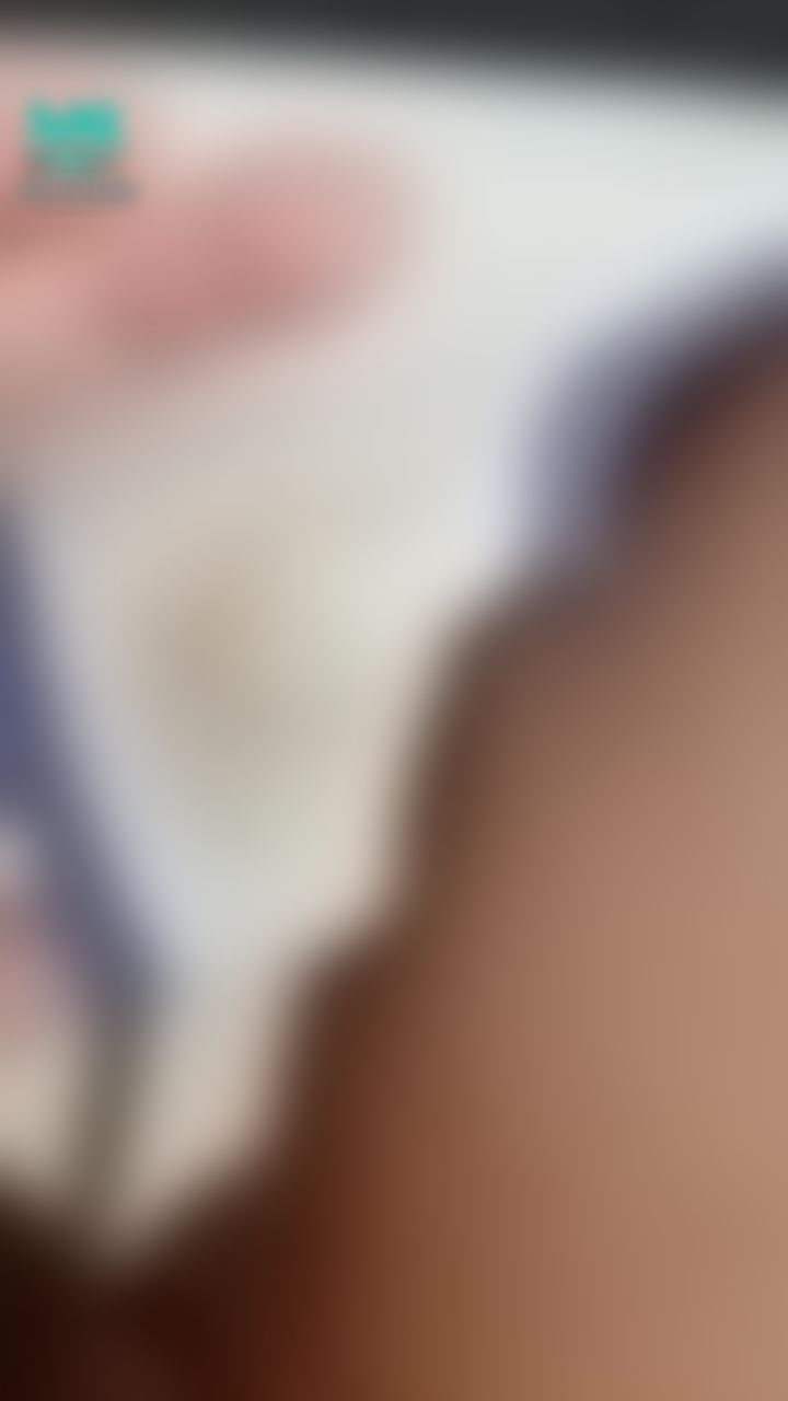  : 💦小穴汁液流的好猖狂💦牽絲淫水
是誰讓悠咪那麼濕☺️
小穴內褲都濕透了 
還掉了兩根毛 看起來特別色