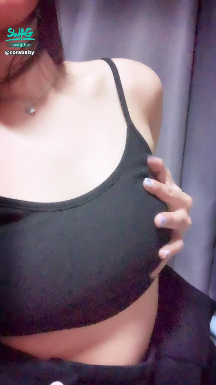 corababy : 🌷寂寞女大生🌷側乳形狀這麼美💯揉起來這飽滿的感覺真的太爽啦🥺抓著後入衝刺剛剛好🔥🔥不怕哥哥撞😈只怕哥哥不敢找😝😝