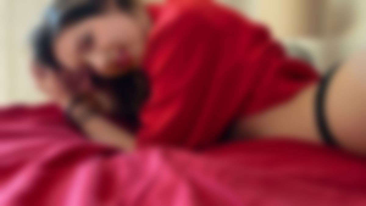 a*********e : hot video in red bodysuit and stockings, you will see my big tits and tight ass😏