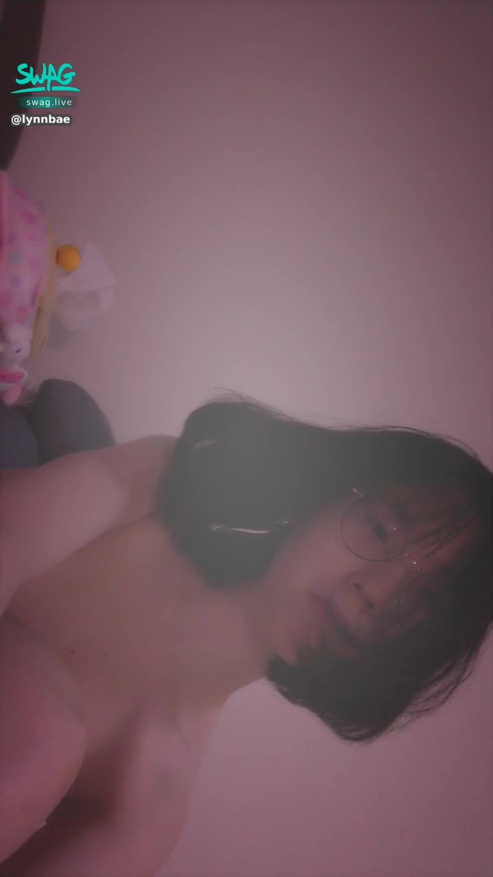 lynnbae : 👩🏻「製造人類的工具」
👨「使用工具的人類」