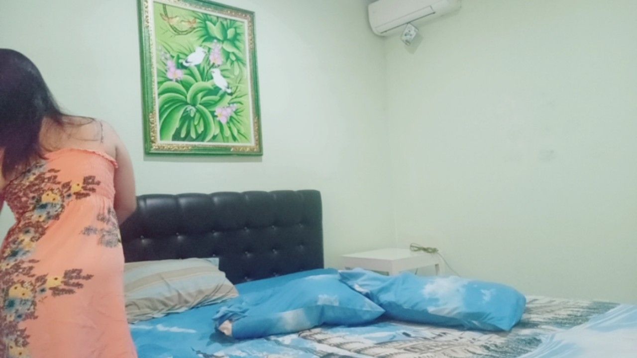 mickymochi : a risk of making bed when still feel horny