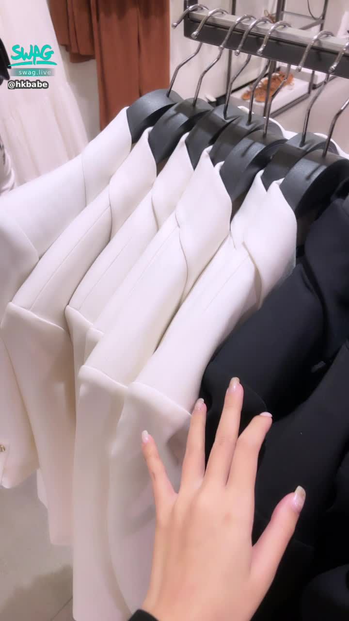 hkbabe : 來一點不同的~霸氣女總裁feel會適合我嗎？😆