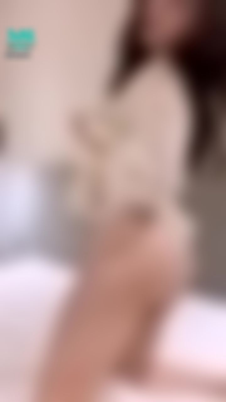  : 🤍屁屁一條線拉開給你看⋯