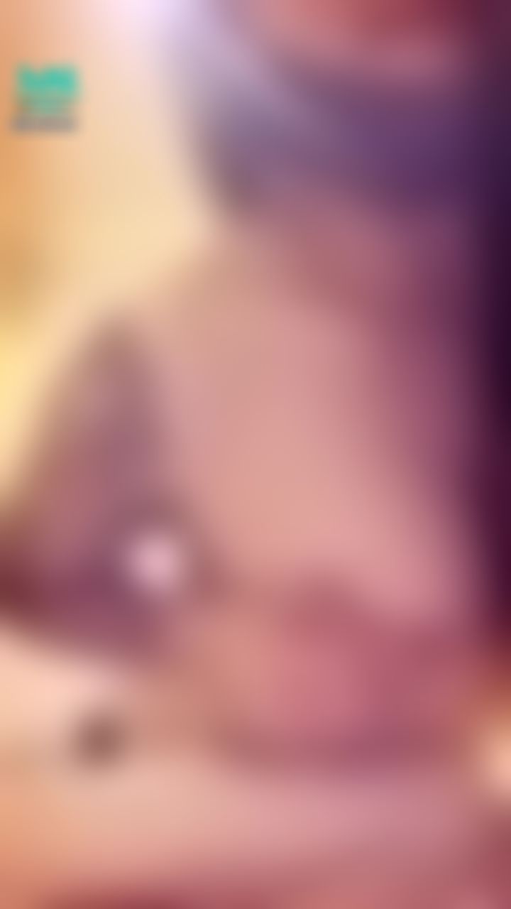  : 🔥 淫蕩大爆射🔥敏感的胸部..揉一揉 奶頭就變成硬硬挺挺的🔞🔞哥哥想要嗎？我擠一口給妳吸👅👅👅