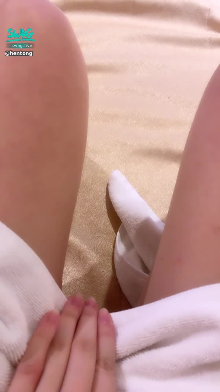  : 🔥 horny cumshot 🔥 First time shooting this angle 🔞 see more clearly ㊙️ Watching porn up close.. 💦