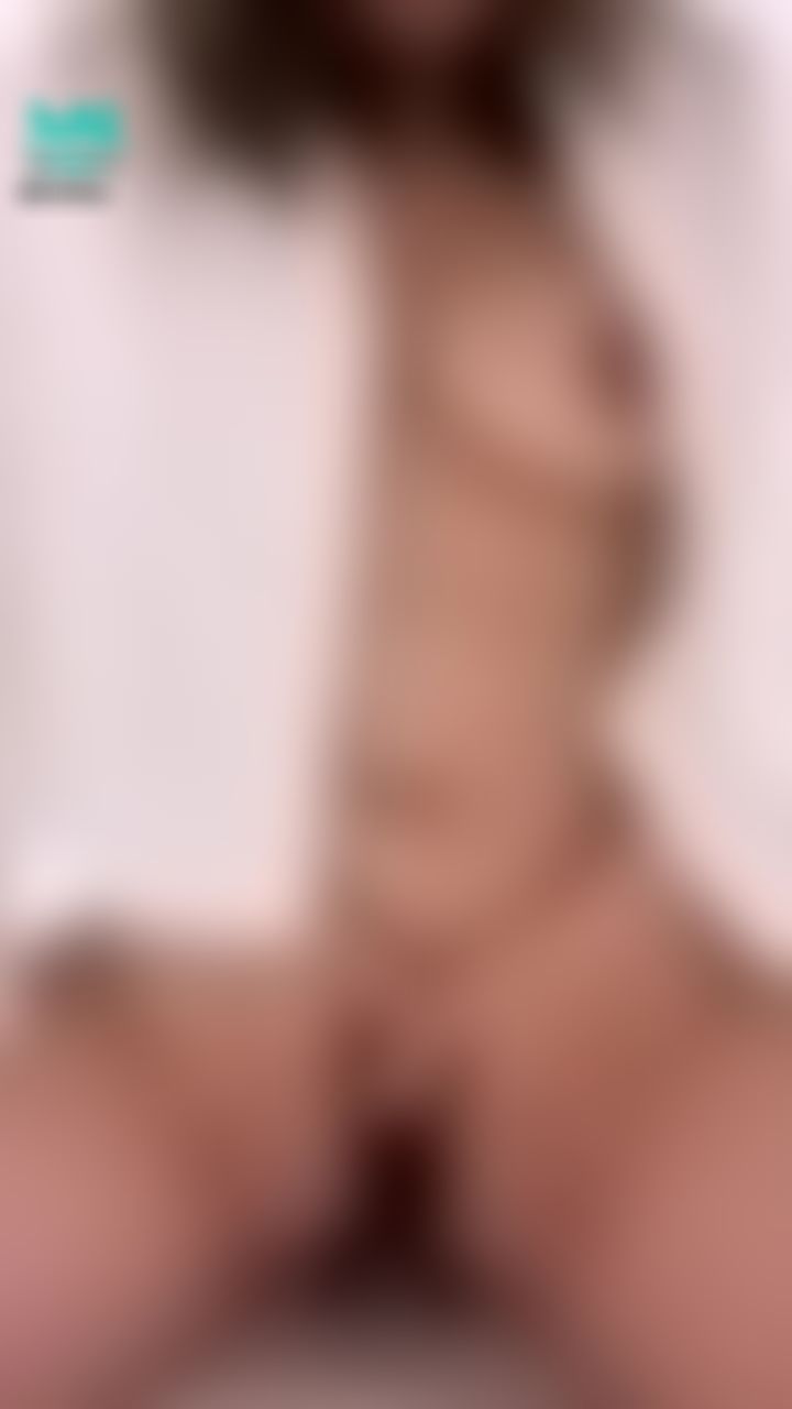  : 坐在床上位姿勢撫摸的舒服🥰🥰🥰🥰