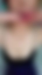 c**********e : 如果有兩根……你該怎麼舔?