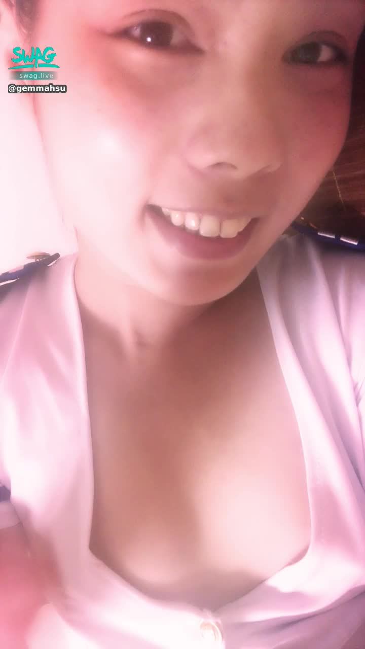 g******u : 哥哥都說小鹿穿這件聊天很開心🙈現在是洗澡澡後版本💕