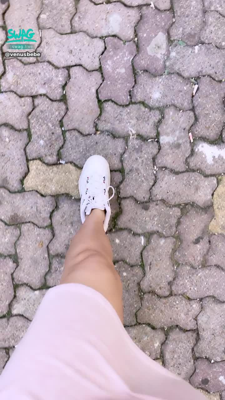 venusbebe : 取完郵件正在回家的路途上
#坐在家無聊 #等哥哥們來私撩我❤️

▶️每1條私訊🉑️換
⚠️福利照1幅 或 甜蜜動人聲音回覆😘
▶️每6條私訊🉑️換
⚠️即拍揉奶+淫語短片😘