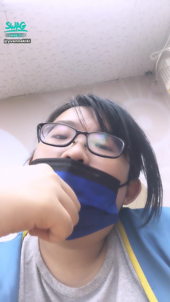y********i : 打工中很想要等等廁所露給你們看