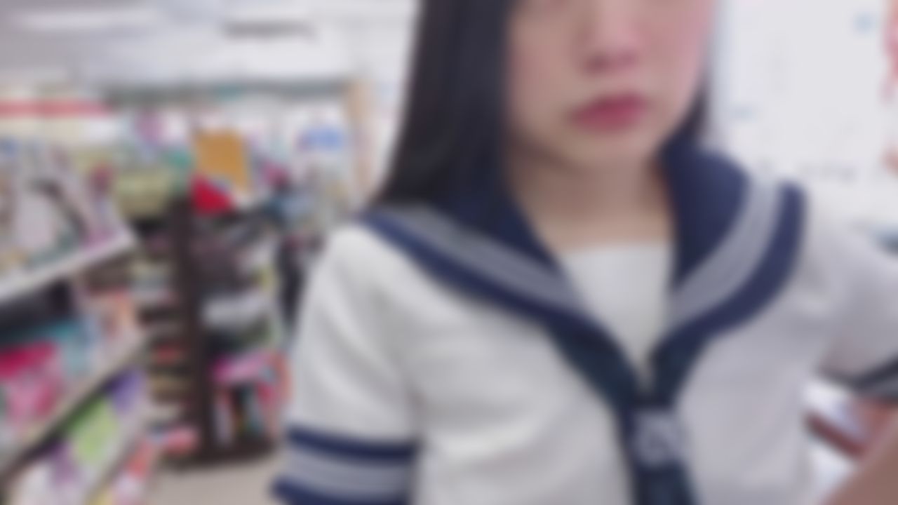  : 妹妹穿水手服塞跳蛋去逛便利商店好大膽🔞