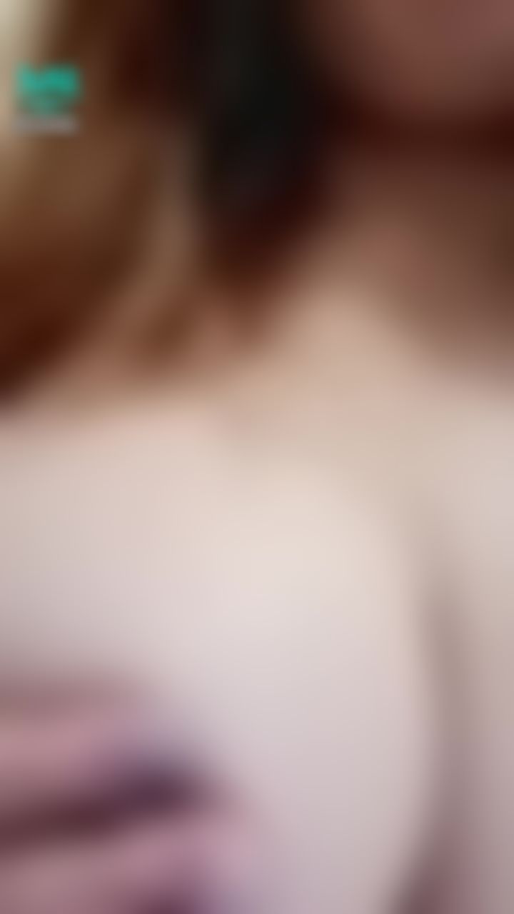 evabebe : 😍天然巨乳😍
嘗試舔到自己的奶頭🤣🤣