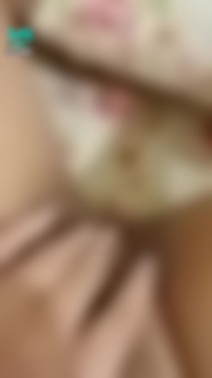 evabebe : 😍淫娃愛波😍
穴穴受不了，滿滿的淫水聲💦💦💦