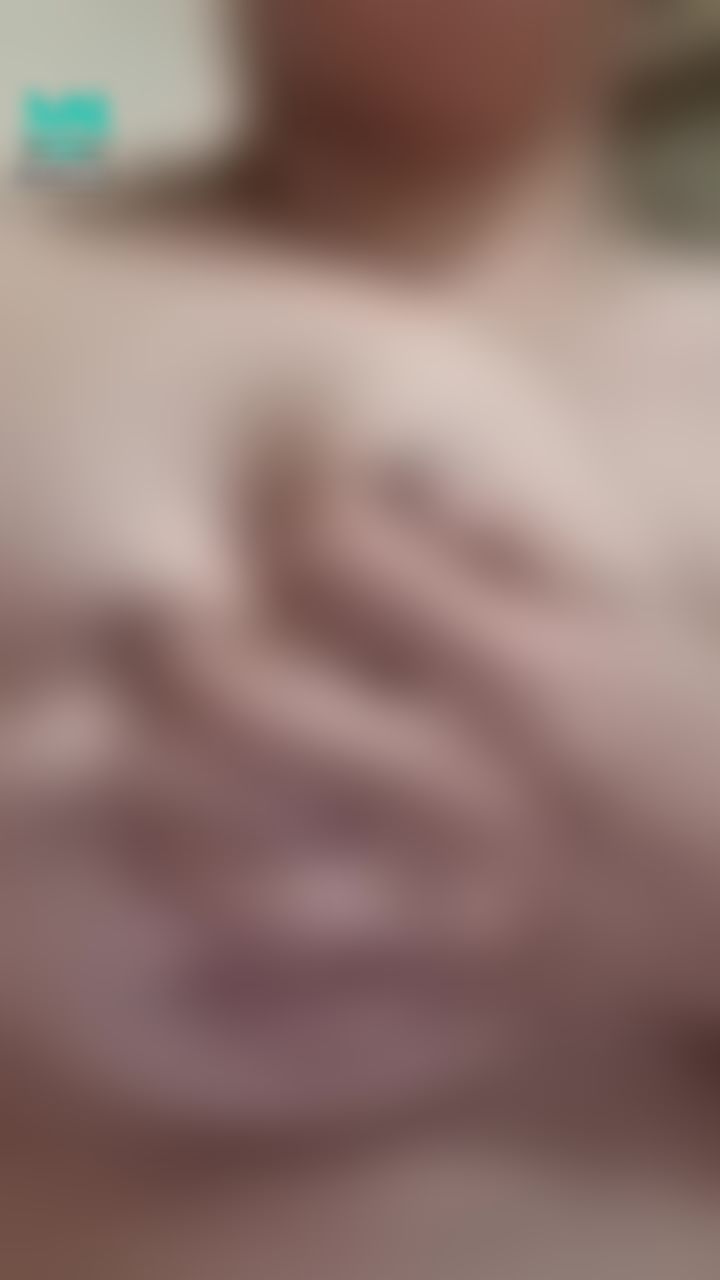 evabebe : 😍天然巨乳😍
一直都想要，只能自己來，奶頭都被我揉到硬邦邦
滿滿的淫叫聲