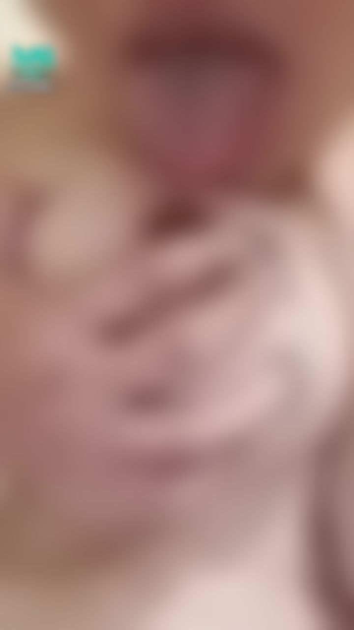 evabebe : 😍天然巨乳🥰
奶子大都都可以自己舔自己奶頭