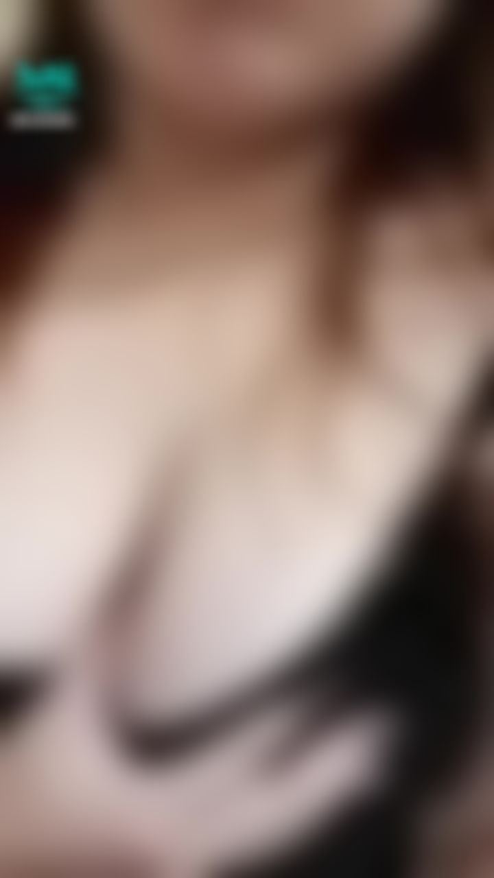 evabebe : 👄淫聲滿滿，極誘惑🔥哥哥⋯今天晚上10:00開直播陪我好不好🔉（撒嬌）