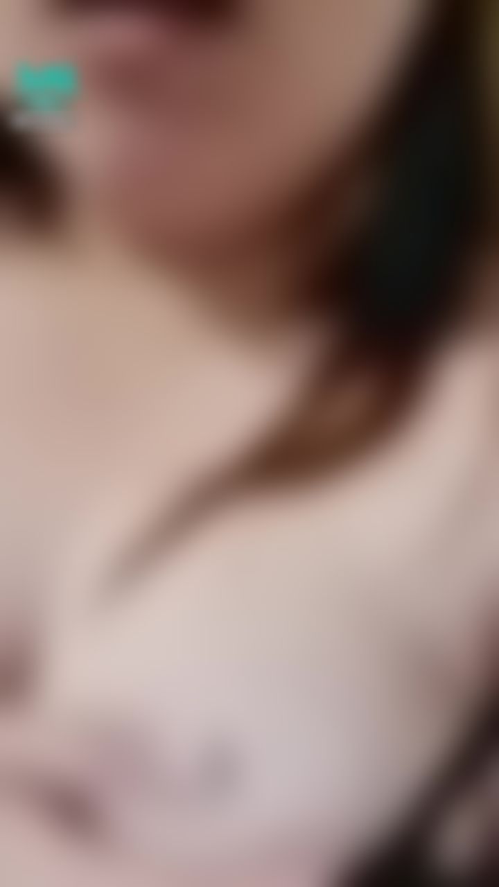 evabebe : 👄淫聲滿滿🔞🔞🔞，有沒有哥哥的肉棒想被我舔啊👅👅👅
想被我舔，私訊我