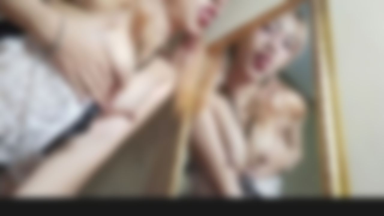 qinqinxia : play with me in mirror💦🤤