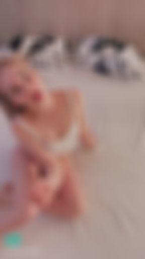olyablondegirl : Masturbation on the bed and small orgasm