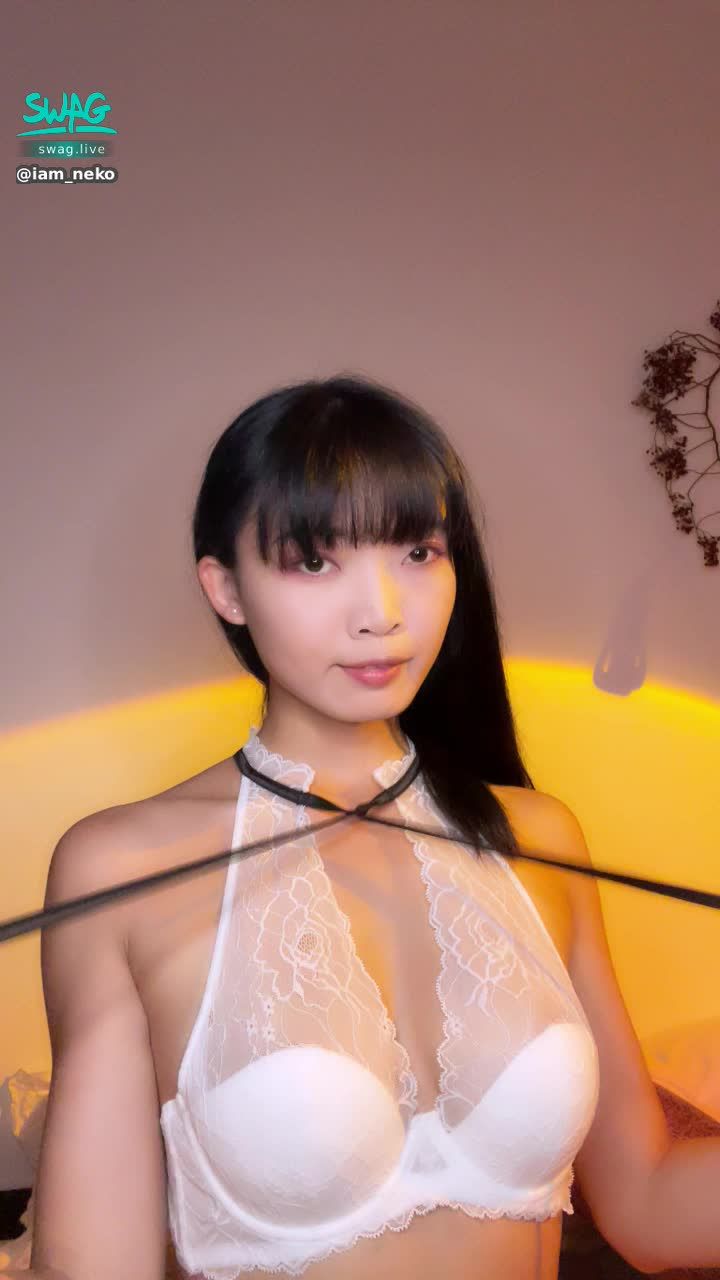 iam_neko : 🍑🤔🍎 Which one?