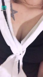t*****a : ❤️學生妹❤️想看學妹是怎麼用下面的小嘴夾肉棒的嗎?
必解鎖🔞🔞🔞