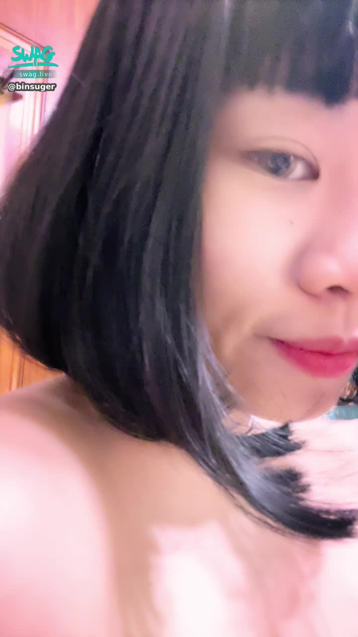 b******r : 洗澡前ㄉ一抹微笑ㄋㄟ～