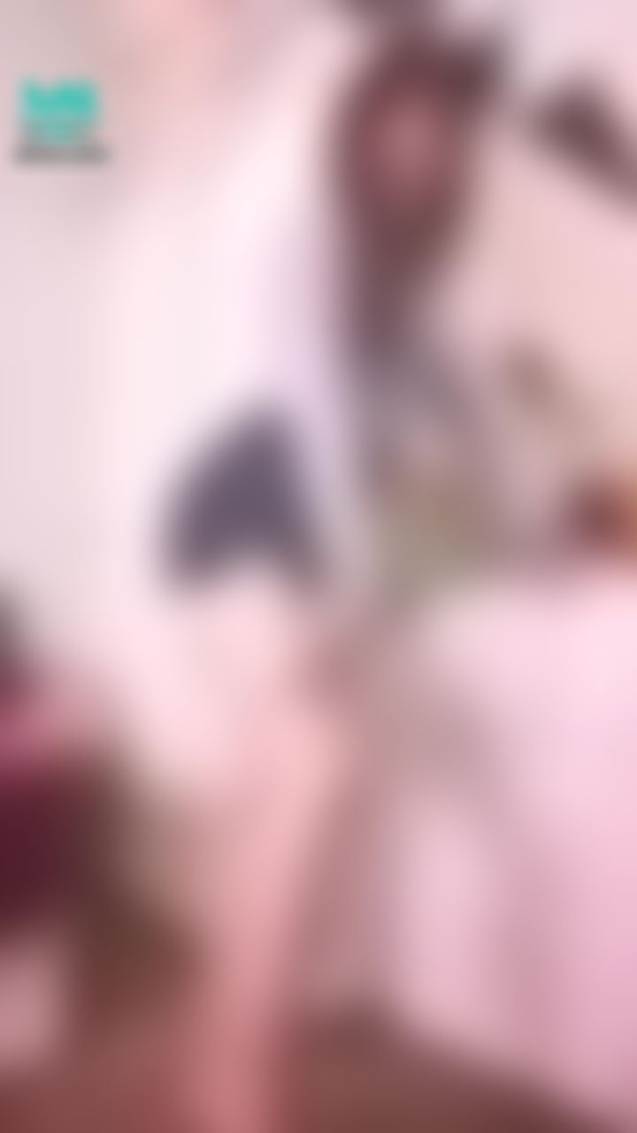  : 露臉搔首弄姿妹妹好癢扭到騷味都跑出來了