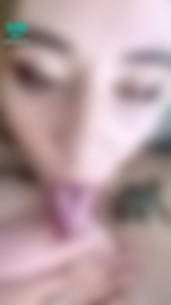 maryjanee : Lick my boobs 🔥