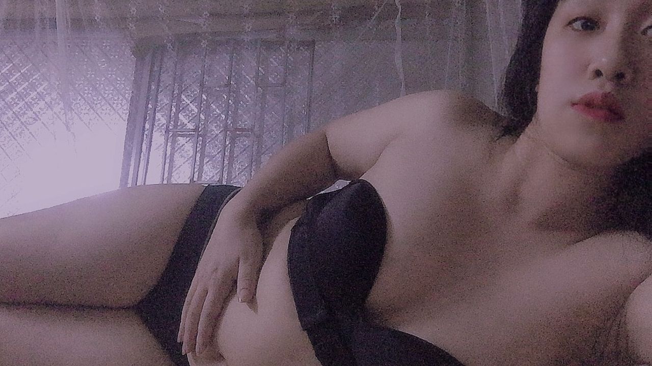 h**************y : i'm taking a shower yopu fuck me