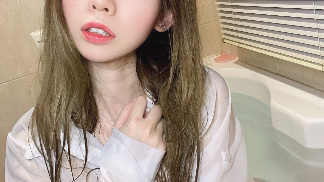 c******y : The temptation in the shirt makes a cute baby become a slut in a second