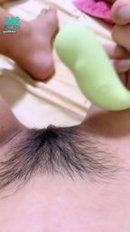 e*****e : 🙈首次錄淫聲🙈小怪獸😈來了 這個震度小艾一下就受不了💦💦💦
