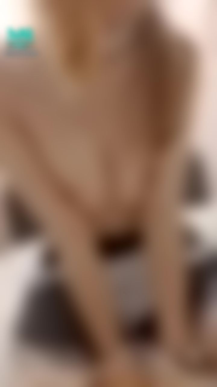 cocolunna : 想要你来疼我 🥺🥺 脱下内内