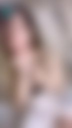 c******y : 小女友的邀約你是否會願意陪我呢
