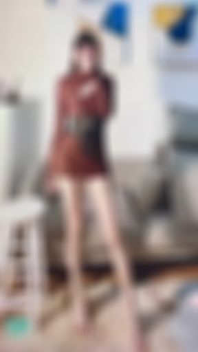 r*******r : 一堆新衣服不能穿出門🥺🥺
好喜歡這雙高跟鞋🥰好好看～～

哥哥喜歡露露穿高跟鞋嗎？