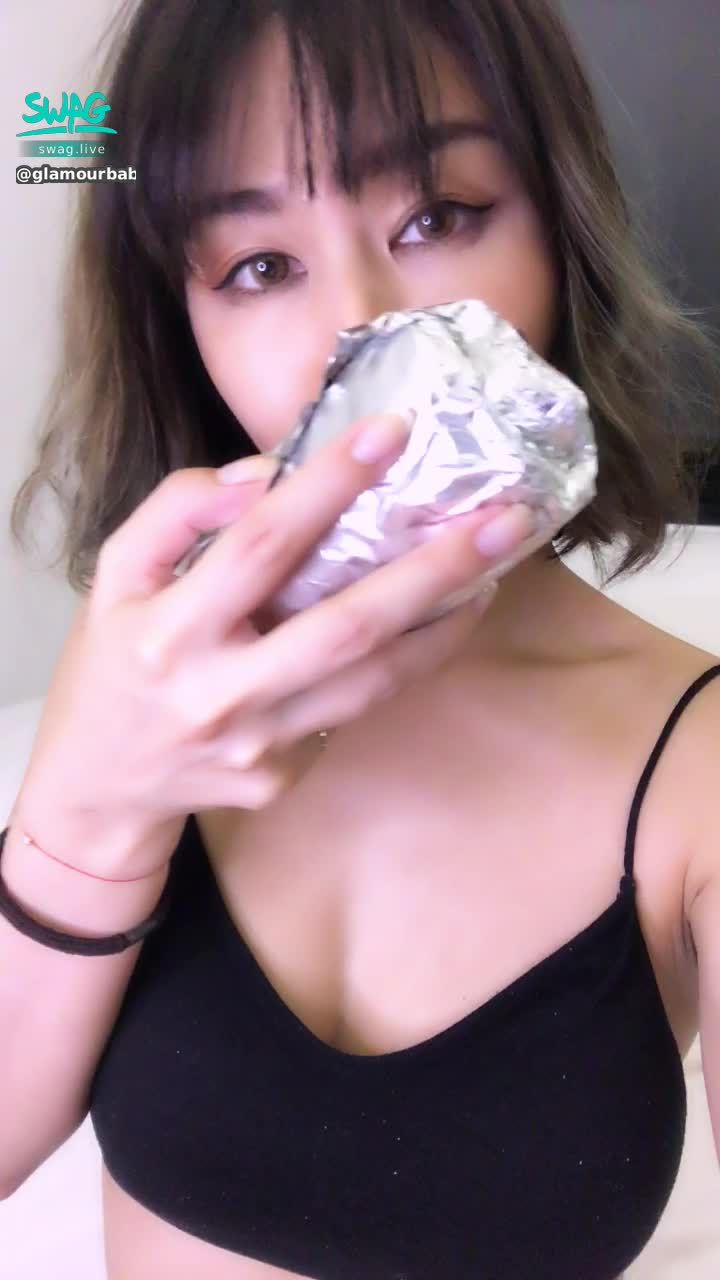  : (about to show his face) The burritos are so big... I really want to eat big sticks