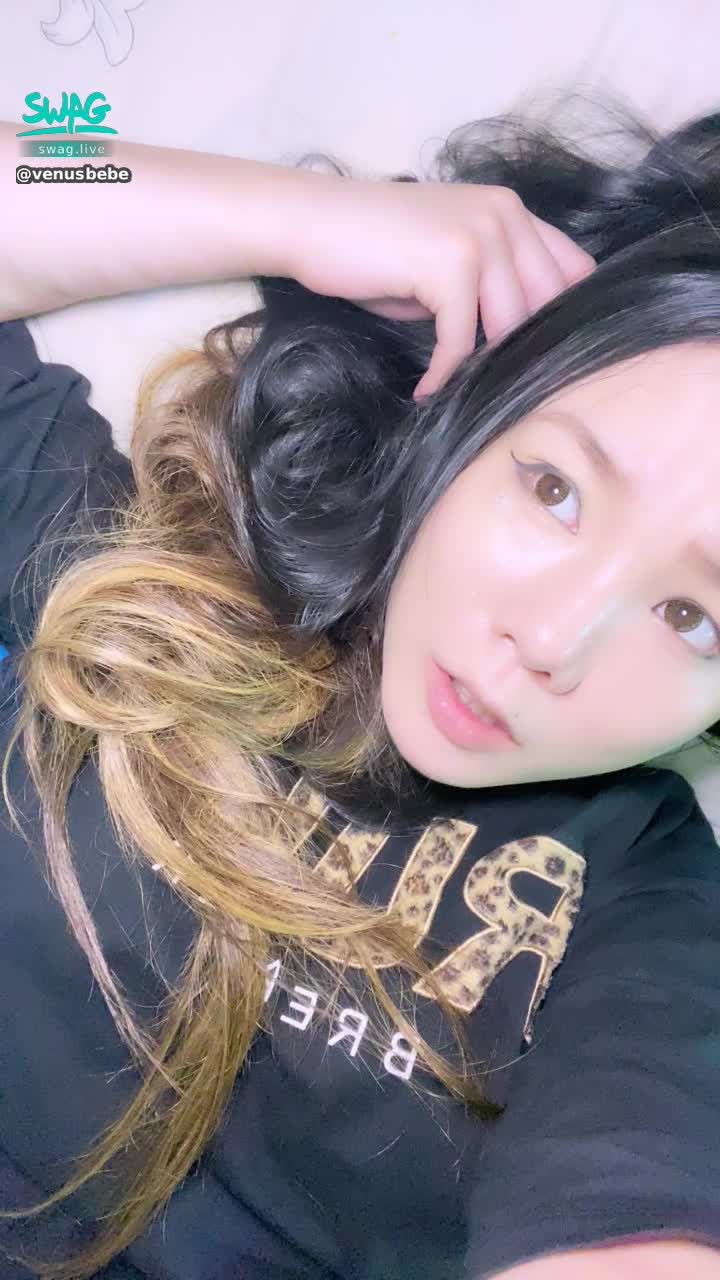  : 【Share the current situation of this baby】
Hot weather 🔥 Yeah, baby is about to melt 😭
When it's bad, the air conditioner in the house seems to be broken 😞
Give me more encouragement
Today I'm going to start a live broadcast~
In fact, a series of performances are planned.
I'm waiting for auspicious time hahaha 🤫
Announcing the appearance and theme to be broadcast
keyword #奴性 #slavery#😛😛 😛😛