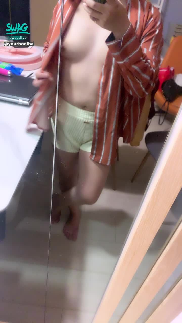 y**********y : 小小藥師💊暴露狂再現😈😈😈😈
