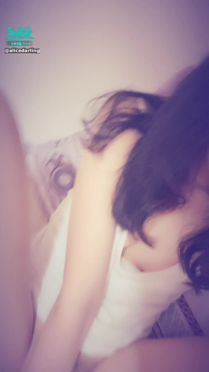 alicedarling : 貓喵小愛✨✨✨好像發情了 主人快幫忙檢查身體