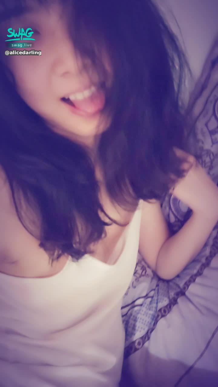 alicedarling : 貓喵小愛✨✨✨✨🔞淫水讓小穴穴有🤏🤏晶瑩剔透的感覺