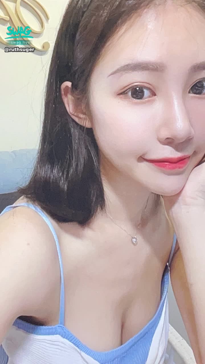 r*******r : 今天居家上班～～
你呢？