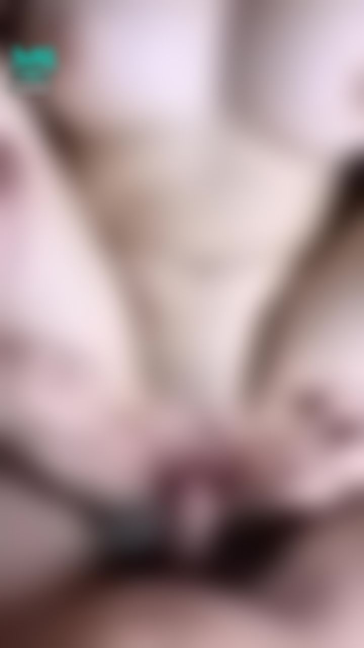 h*******i : 哥哥説我要自己掰開粉紅小穴 才會用大肉棒插我😫