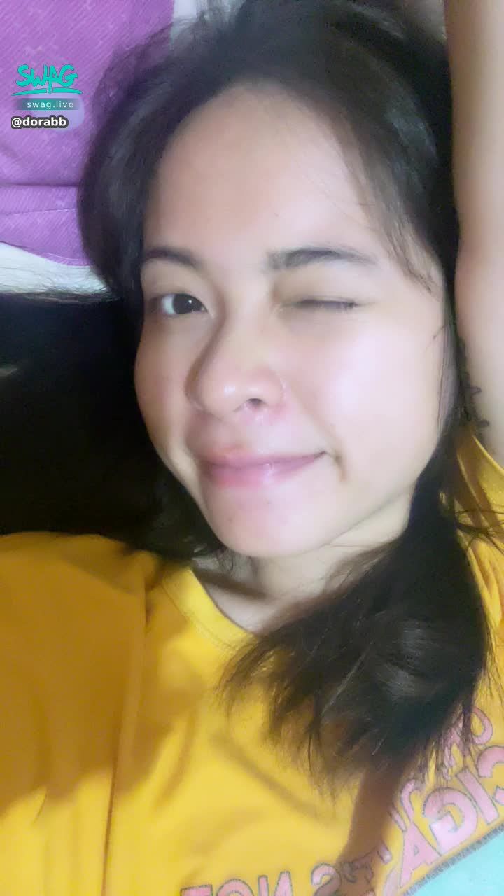 d****b : 希望我的素顏沒有嚇到你🥺
睡前還是要來一發🥴🥴